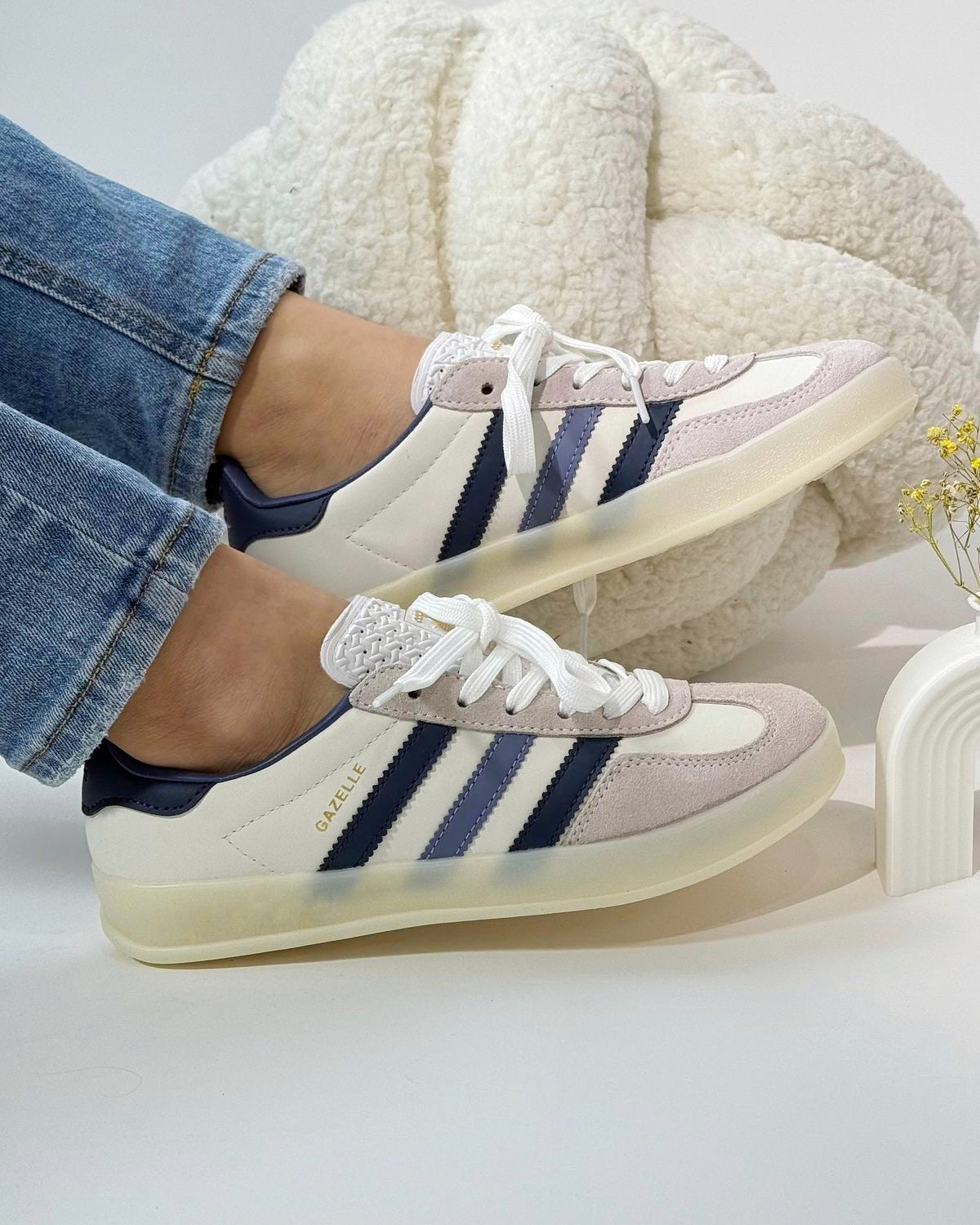 HDD17 Adidas Gazelle indoor white proloved ink